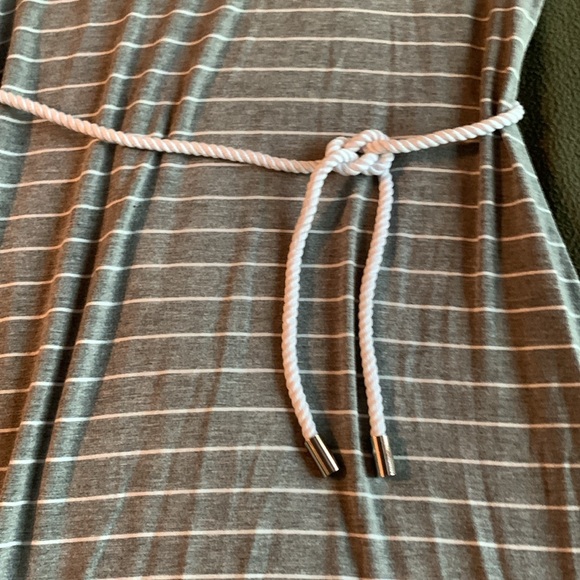 Calvin Klein short sleeve, heather gray and white striped t-shirt dress. Size 6 - Picture 4 of 5